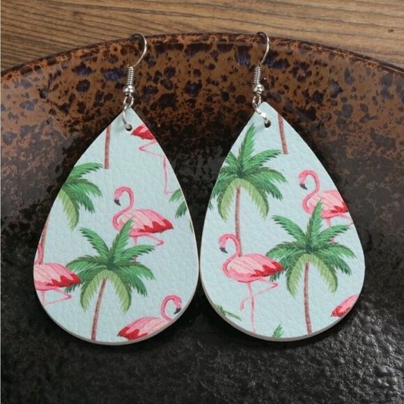 Flamingo 🦩 Drop Earrings - Picture 2 of 3
